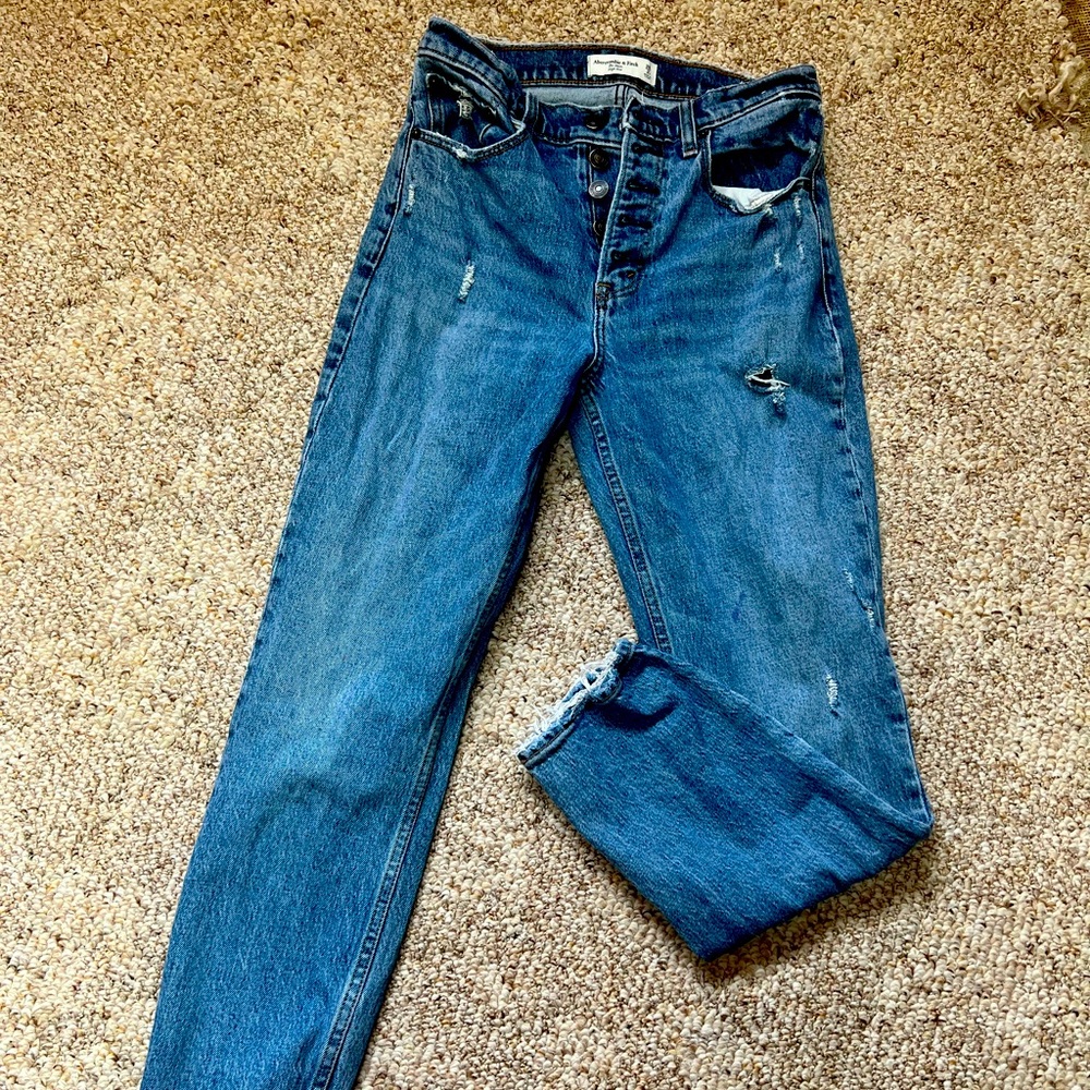 Abercrombie and Fitch high rise mom Jean size 2